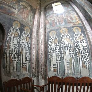 Поглед на северну страну западног травеја