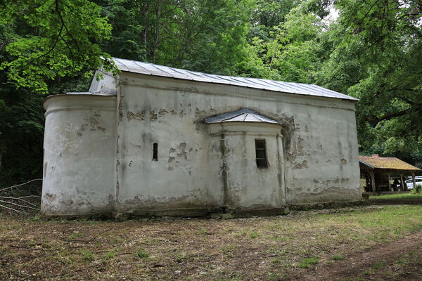 Црква са североистока
