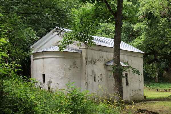 Црква са североистока