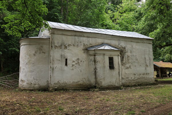 Црква са североистока