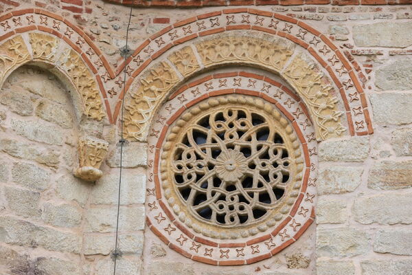 The large eastern rosette of the southern facade