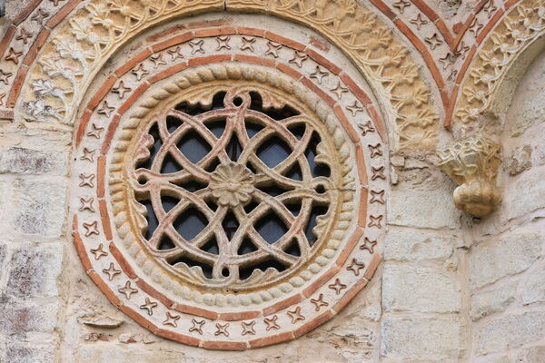 The large rosette of the western bay of the southern facade