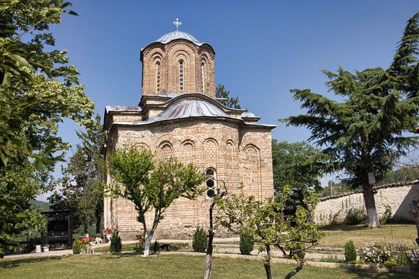 Црква са источне стране