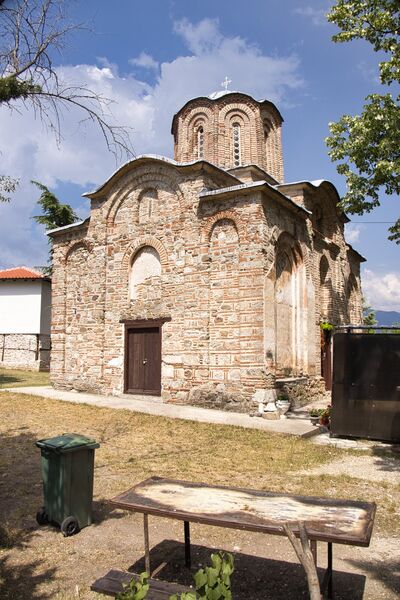 Црква са западне стране
