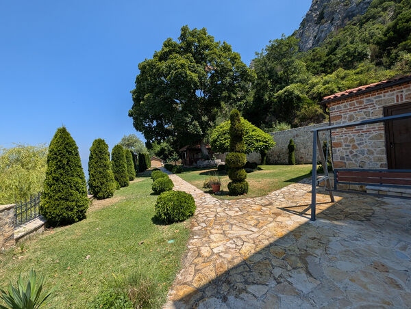 Northern part of the gate