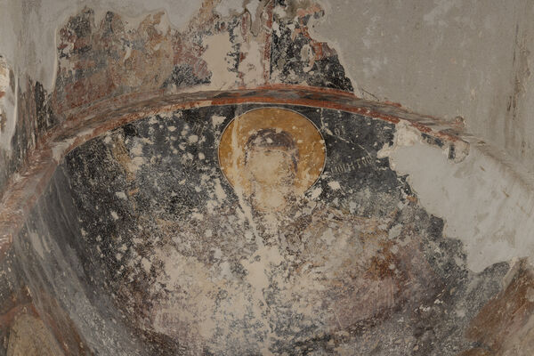 Virgin Mary and two angels, detail