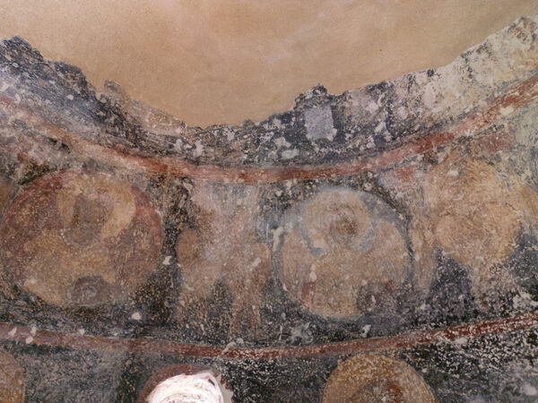 Angels in medallions between cherubim and seraphim